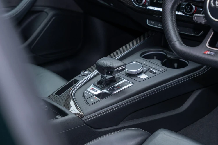 Vehicle Image 36