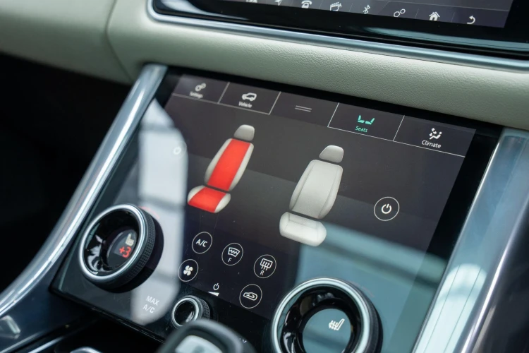Vehicle Image 8