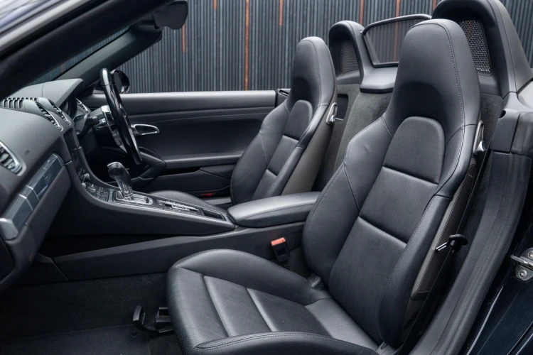 Vehicle Image 30