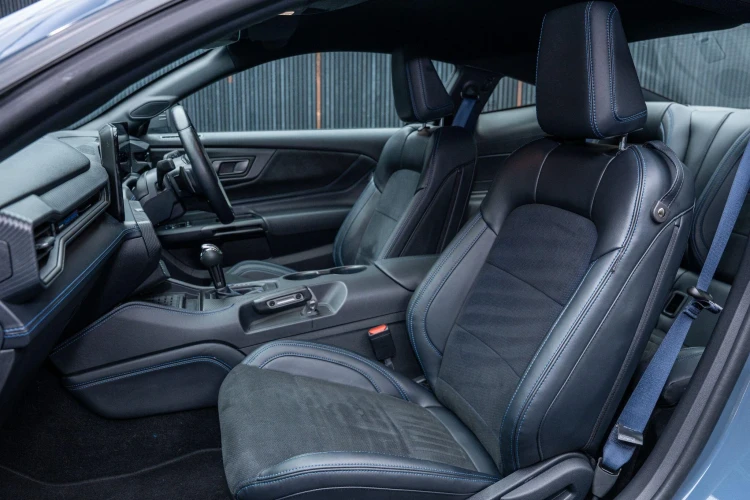 Vehicle Image 30