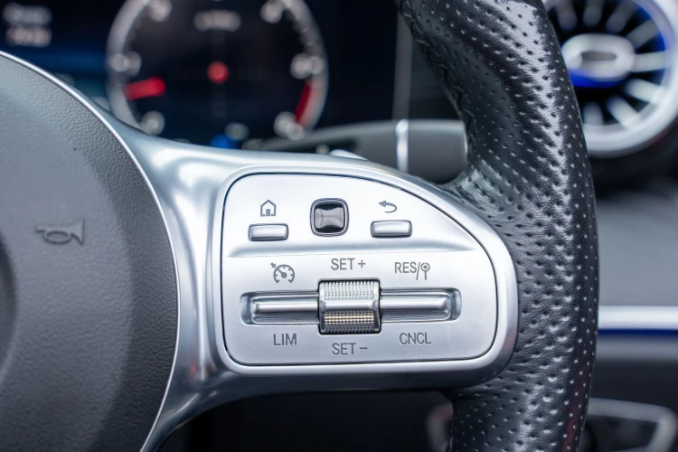 Vehicle Image 36