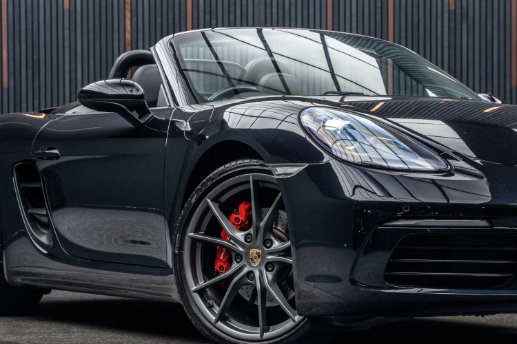 Vehicle Image 9