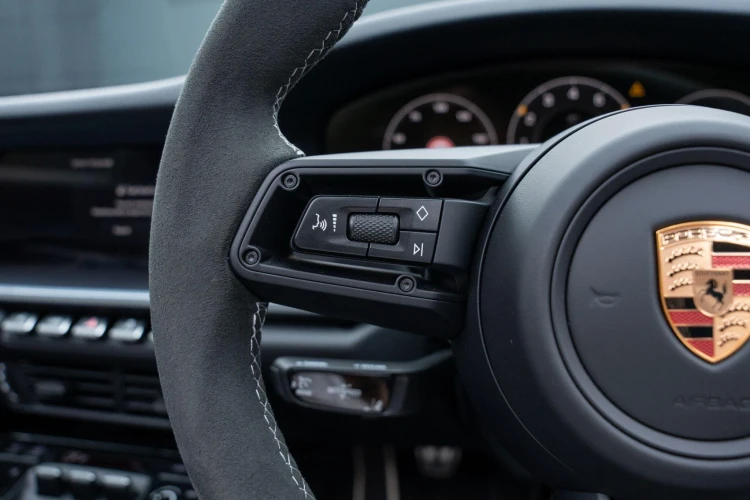 Vehicle Image 35