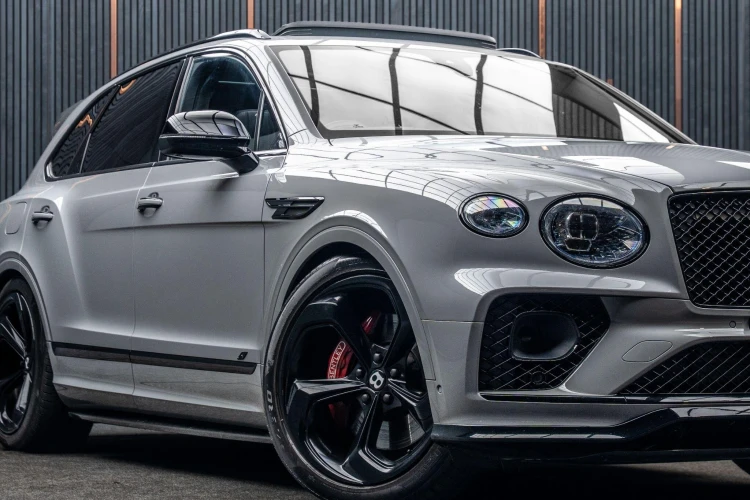 Vehicle Image 9