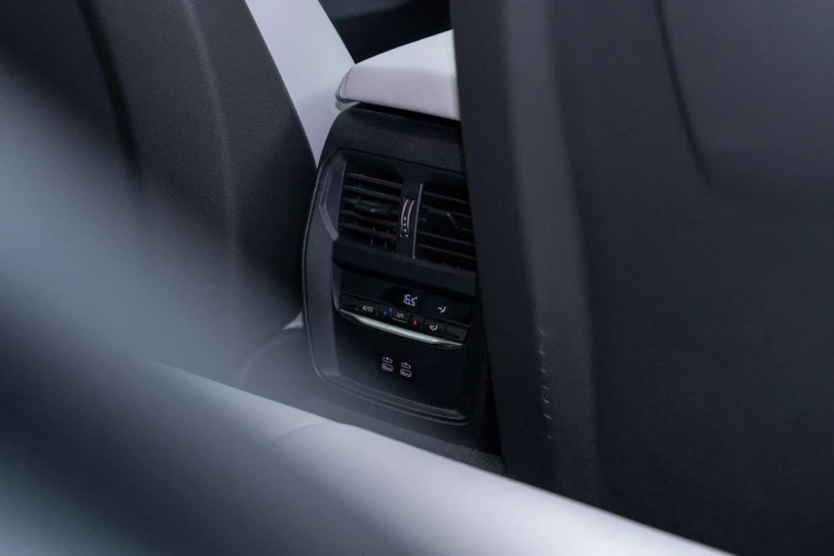 Vehicle Image 45