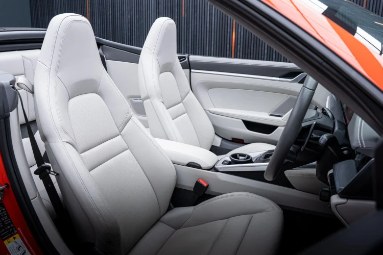 Vehicle Image 12