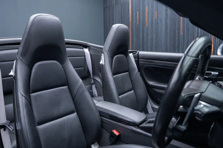 Vehicle Image 12