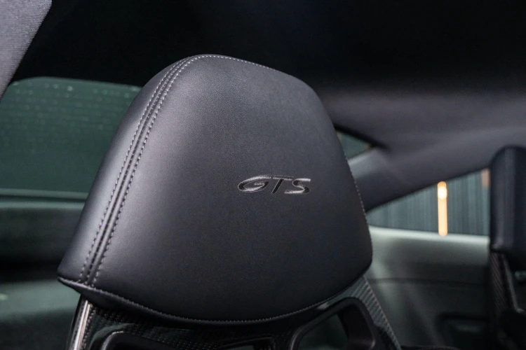 Vehicle Image 35