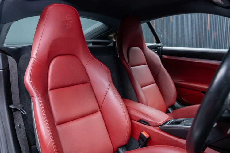 Vehicle Image 12
