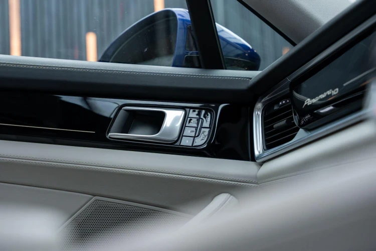 Vehicle Image 30