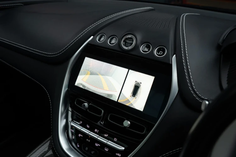 Vehicle Image 6
