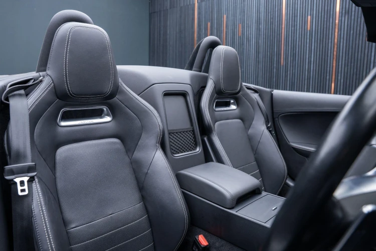 Vehicle Image 12