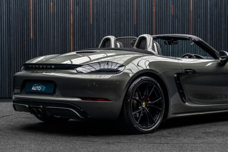 Vehicle Image 23