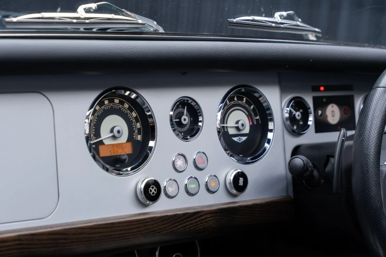Vehicle Image 30