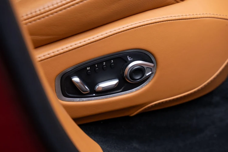 Vehicle Image 30
