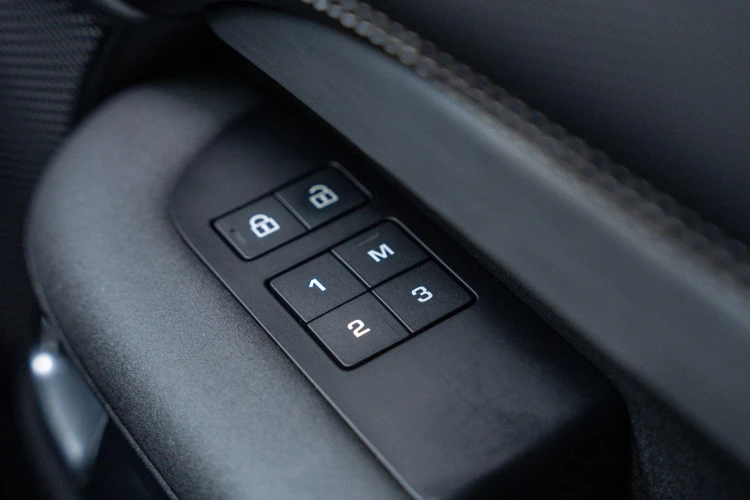 Vehicle Image 38