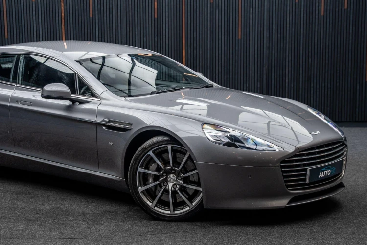 Vehicle Image 9