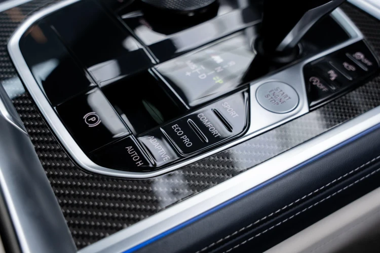 Vehicle Image 32