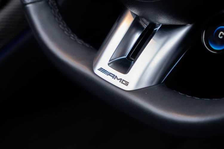 Vehicle Image 32