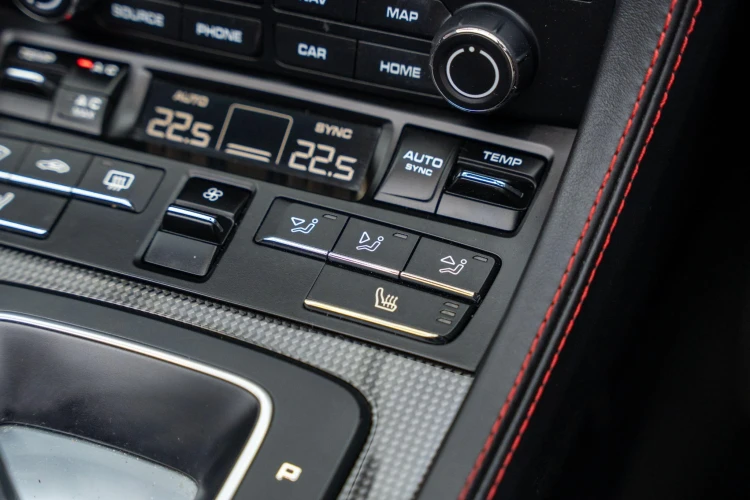 Vehicle Image 32