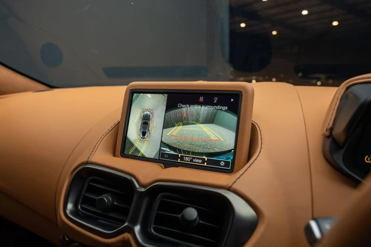 Vehicle Image 6
