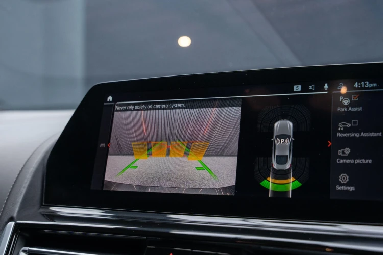 Vehicle Image 8