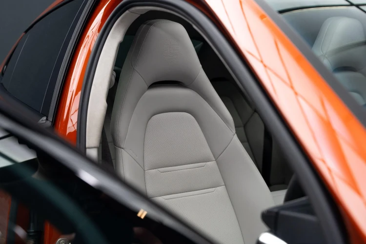 Vehicle Image 36