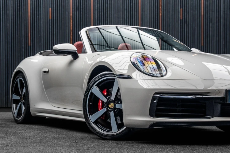 Vehicle Image 9
