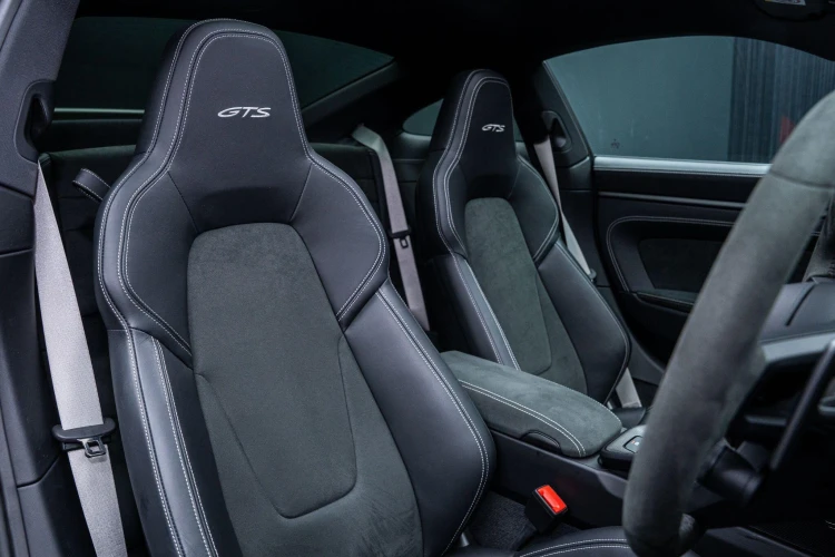Vehicle Image 12
