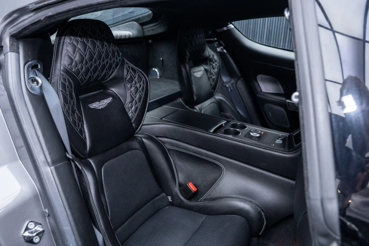Vehicle Image 14