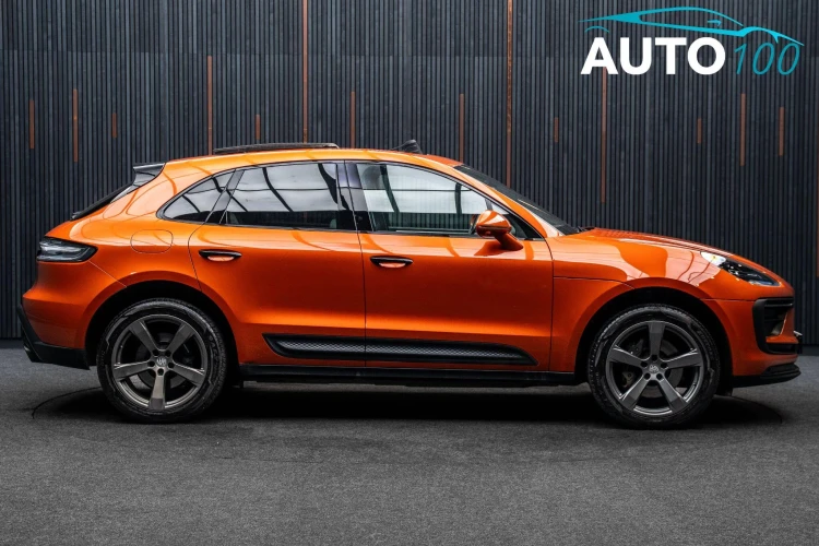 Vehicle Image 11