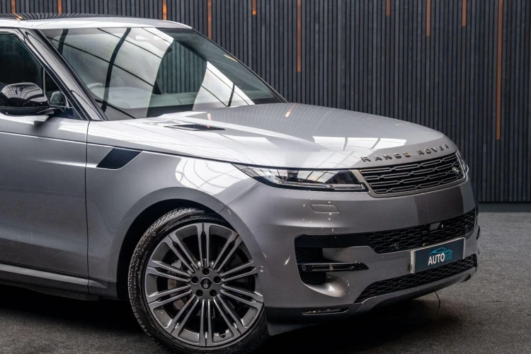 Vehicle Image 9