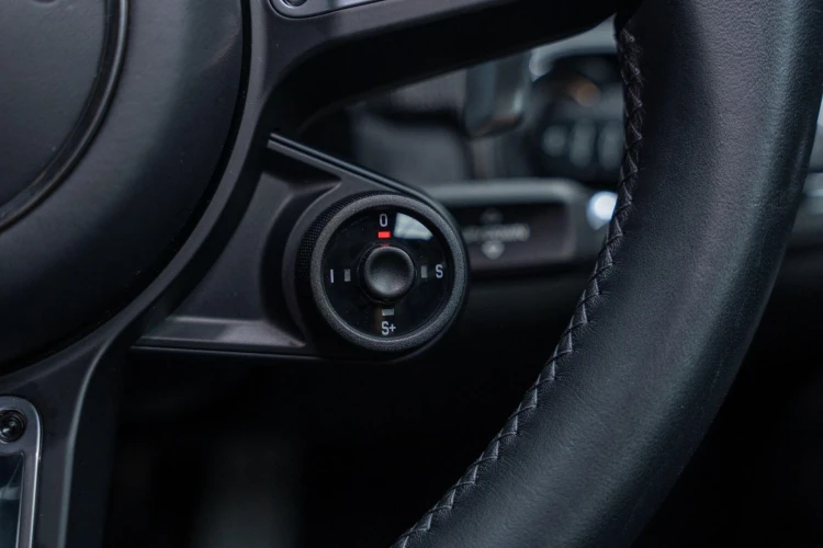 Vehicle Image 35