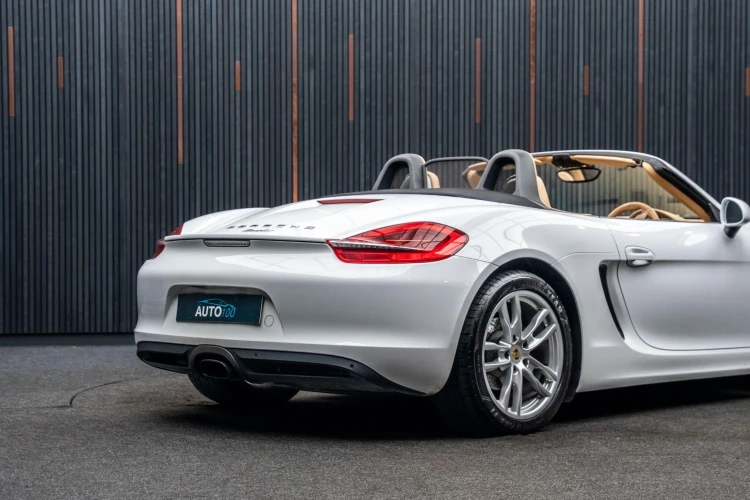 Vehicle Image 21