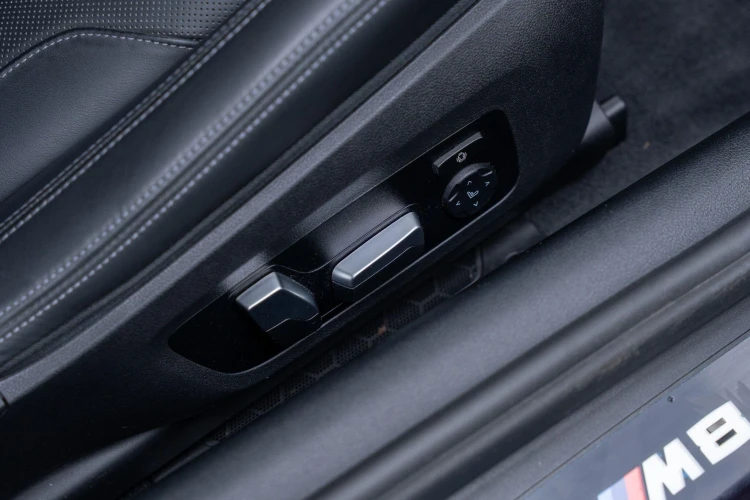 Vehicle Image 37