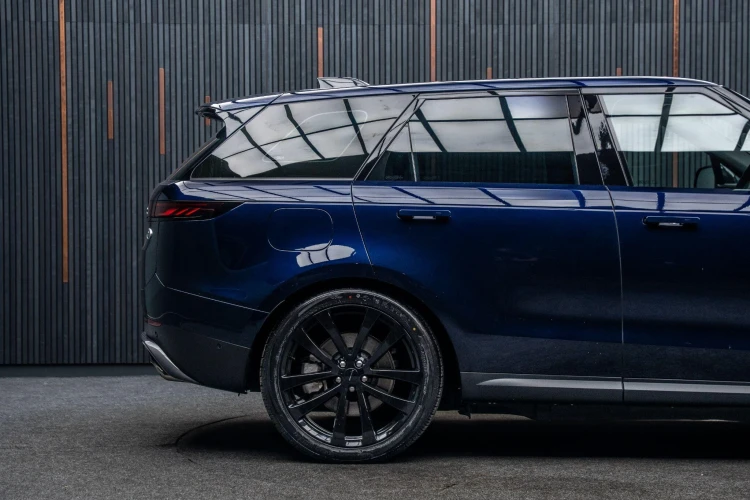 Vehicle Image 19