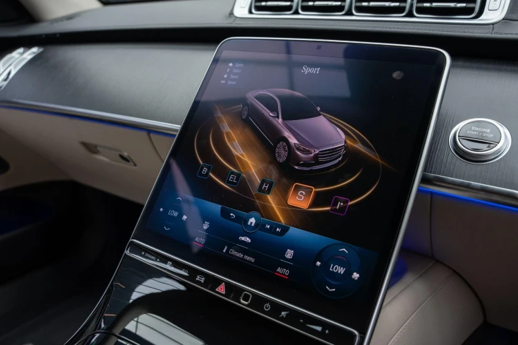 Vehicle Image 8