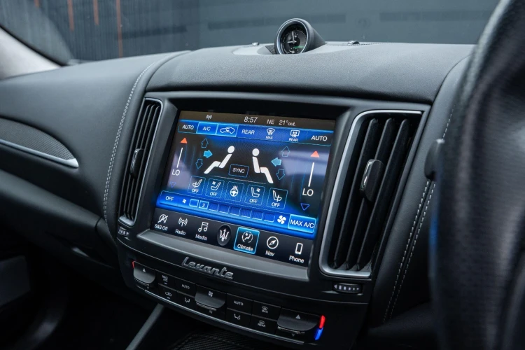 Vehicle Image 18