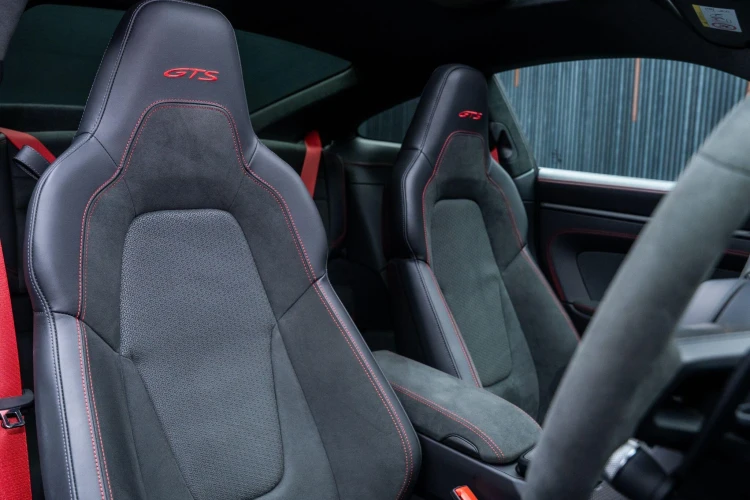 Vehicle Image 12