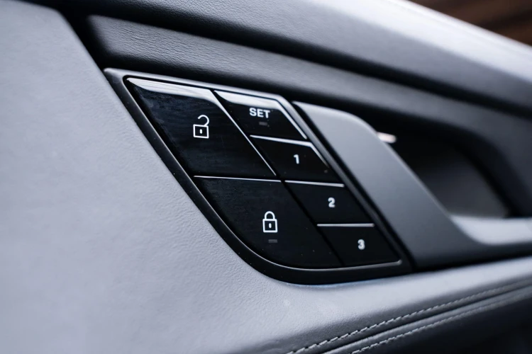 Vehicle Image 30