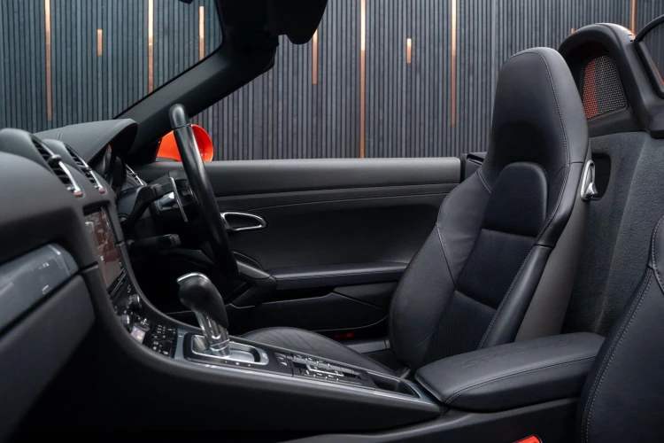 Vehicle Image 36