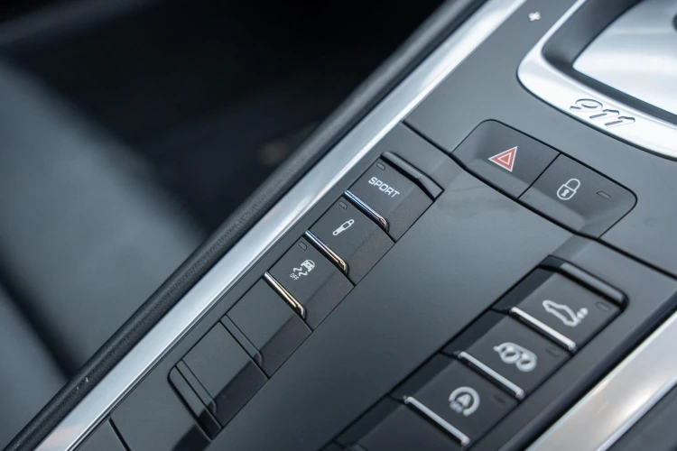 Vehicle Image 30