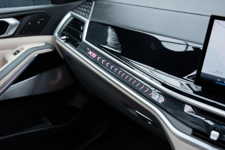 Vehicle Image 35