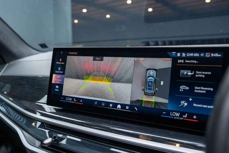Vehicle Image 8