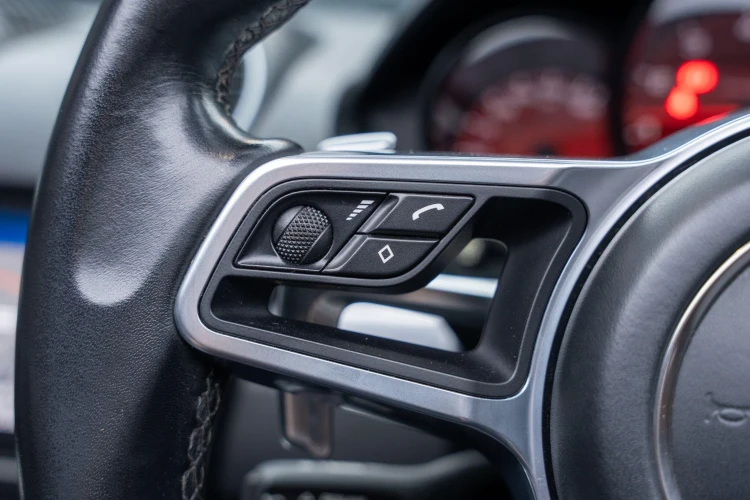 Vehicle Image 35