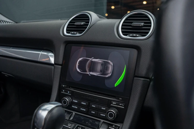 Vehicle Image 8
