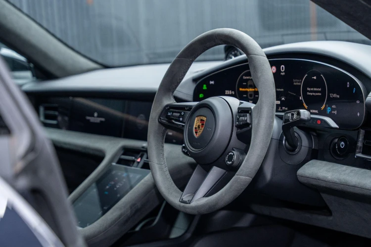 Vehicle Image 30