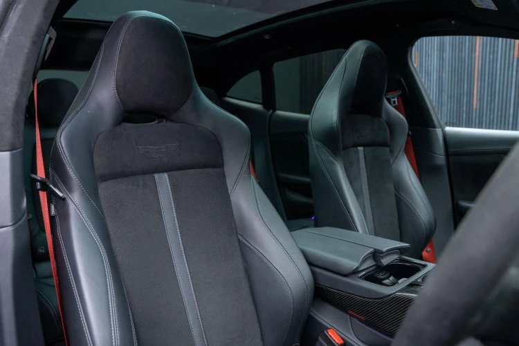 Vehicle Image 12