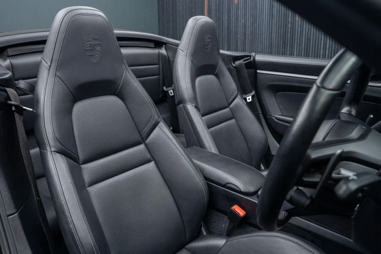 Vehicle Image 12