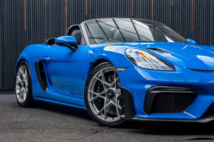 Vehicle Image 9